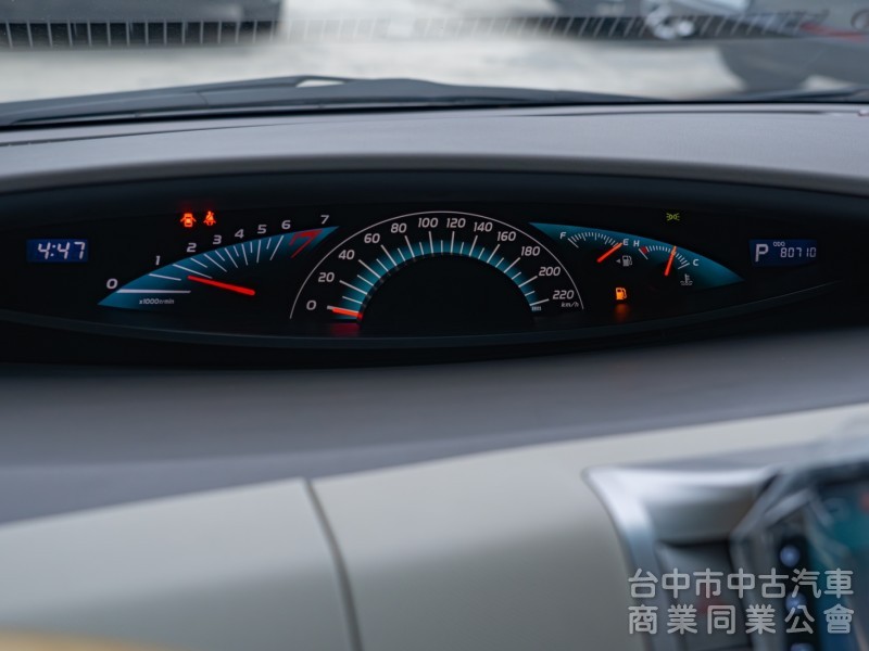 一手車里程保證 只跑8萬多公里 電動尾門雙電動滑門 全新安卓機(前後)螢幕