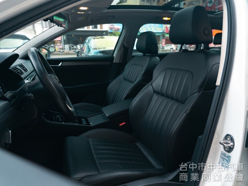 Superb Combi 全景天窗 HID氙氣頭燈 MIB多媒體資訊娛樂系統 可全額貸款