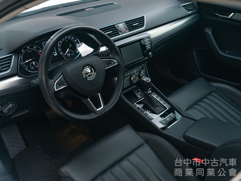 Superb Combi 全景天窗 HID氙氣頭燈 MIB多媒體資訊娛樂系統 可全額貸款