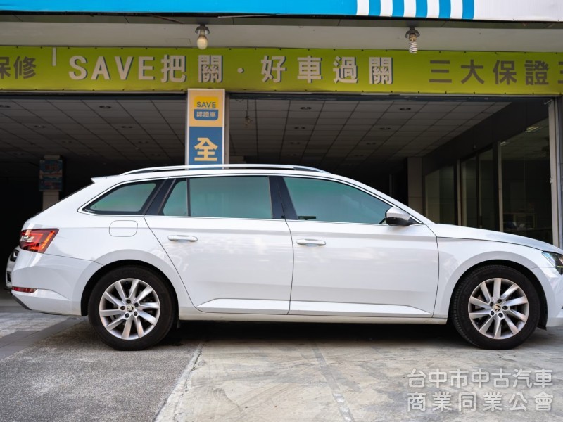 Superb Combi 全景天窗 HID氙氣頭燈 MIB多媒體資訊娛樂系統 可全額貸款