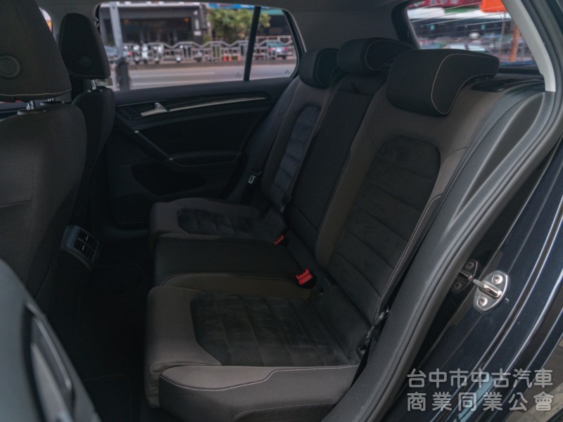 輕化鋁圈 全車原鈑件 HID氙氣頭燈 定速巡航 倒車圖像輔助 可全額貸