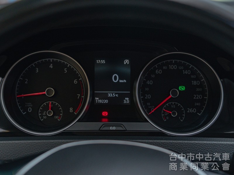 輕化鋁圈 全車原鈑件 HID氙氣頭燈 定速巡航 倒車圖像輔助 可全額貸