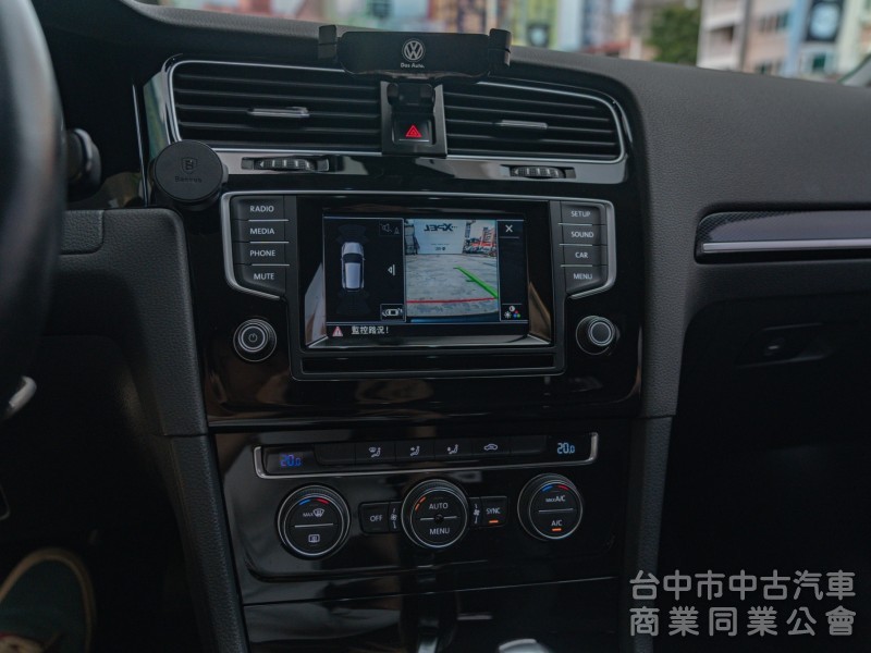 輕化鋁圈 全車原鈑件 HID氙氣頭燈 定速巡航 倒車圖像輔助 可全額貸