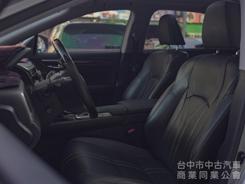 RX 200t  旗艦版 全景天窗 原廠鈑件 環景影像系統 ACC主動跟車系統 可全額貸款