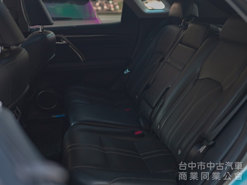 RX 200t  旗艦版 全景天窗 原廠鈑件 環景影像系統 ACC主動跟車系統 可全額貸款