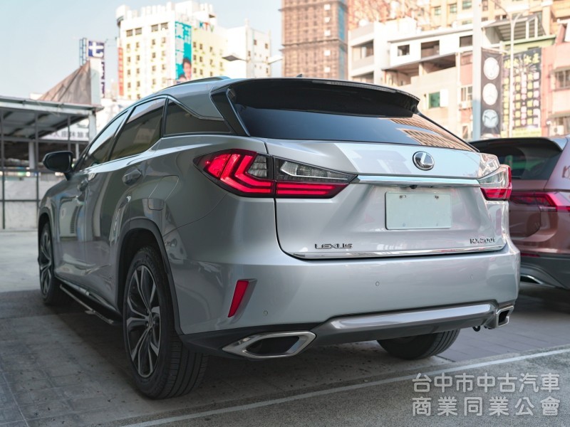 RX 200t  旗艦版 全景天窗 原廠鈑件 環景影像系統 ACC主動跟車系統 可全額貸款