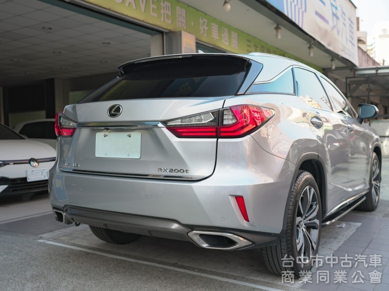 RX 200t  旗艦版 全景天窗 原廠鈑件 環景影像系統 ACC主動跟車系統 可全額貸款