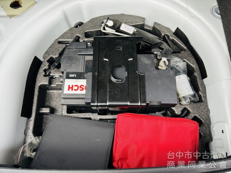 3-Door 小改款1.4｜電瓶後移