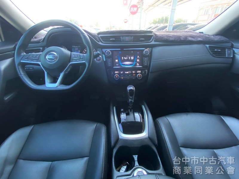 2018 Nissan X-Trail 2.5 頂級旗艦科技版/原鈑件引擎煞車輔助/足感應電動尾門/雙區恆溫空調/電動椅