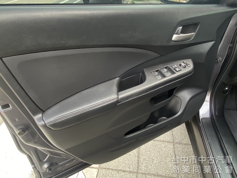 2016年 Honda CR-V  2.4  VTi-S 定速 天窗 雙區恆溫 HID頭燈 有力安靜 高速穩 舒適大空間