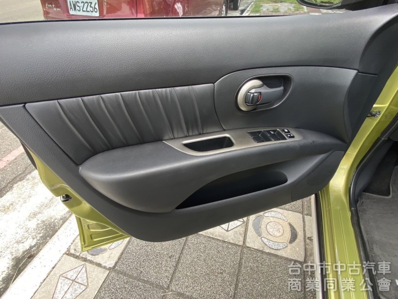 2016年 Nissan LIVINA 1.6 行家皮椅版原鈑件 衛星導航 倒車顯影 抬頭顯示器 載貨 全家出遊的好夥伴