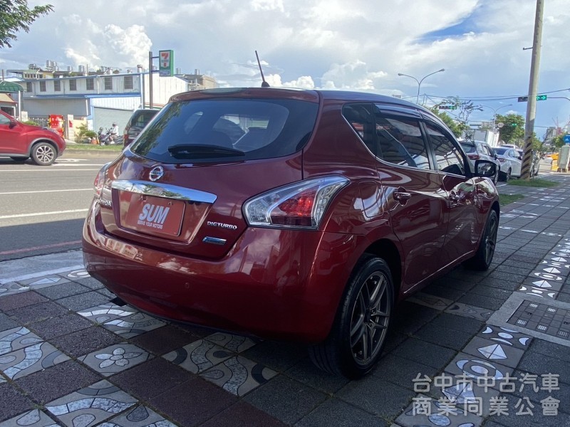 2014年 Nissan Tiida 5D Turbo 1.6 原鈑件 恆溫 I-key 導航 社會新鮮人優質的代步首選