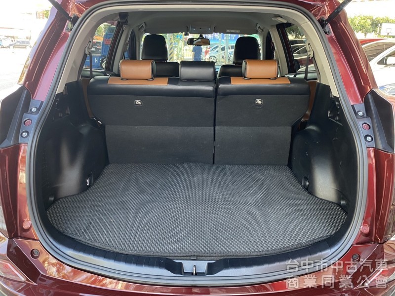 2016年 Toyota RAV4 2.0 豪華版 原鈑件 低里程 電動椅 I-Key 高保值 舒適性最優的進口休旅車