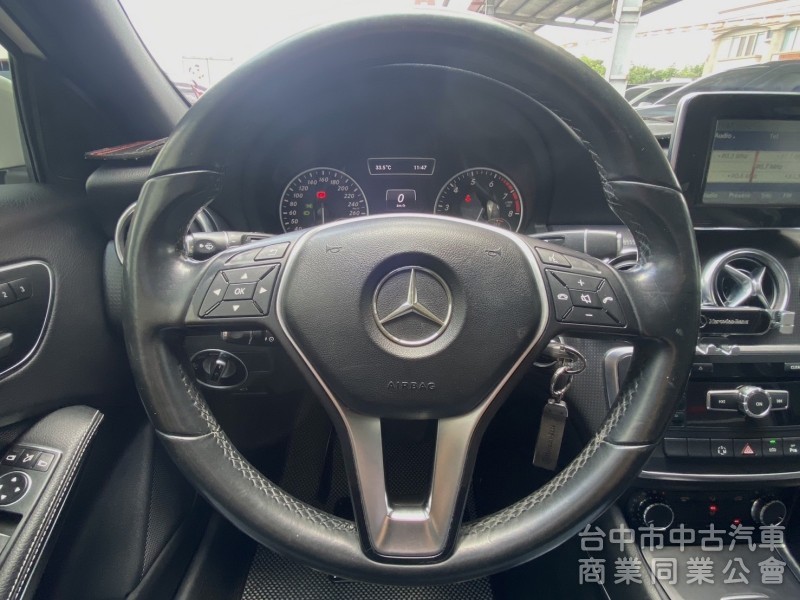 2015年式 M-Benz  A180 1.6  小鋼砲 一手女用車 渦輪引擎 電動座椅 恆溫 入手歐系五門小車最佳首選