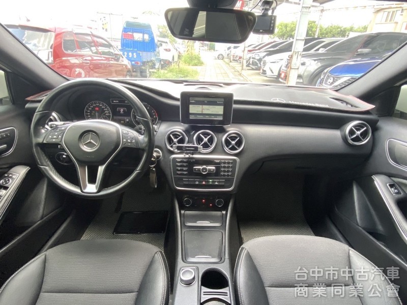 2015年式 M-Benz  A180 1.6  小鋼砲 一手女用車 渦輪引擎 電動座椅 恆溫 入手歐系五門小車最佳首選