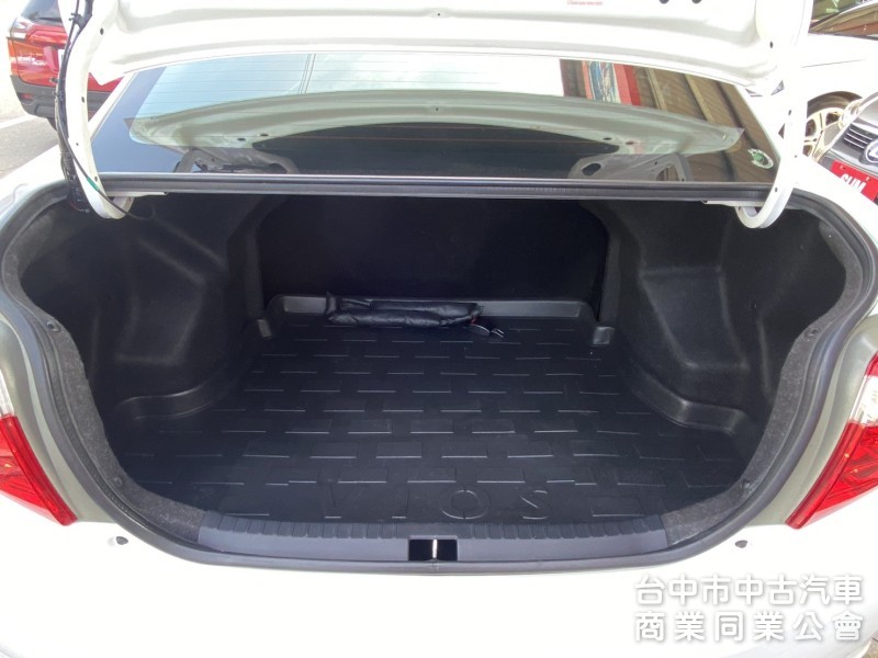 2015年 TOYOTA VIOS 1.5 省油省稅好維護 影音螢幕 倒車顯影 數位電視 都會代步小車首選