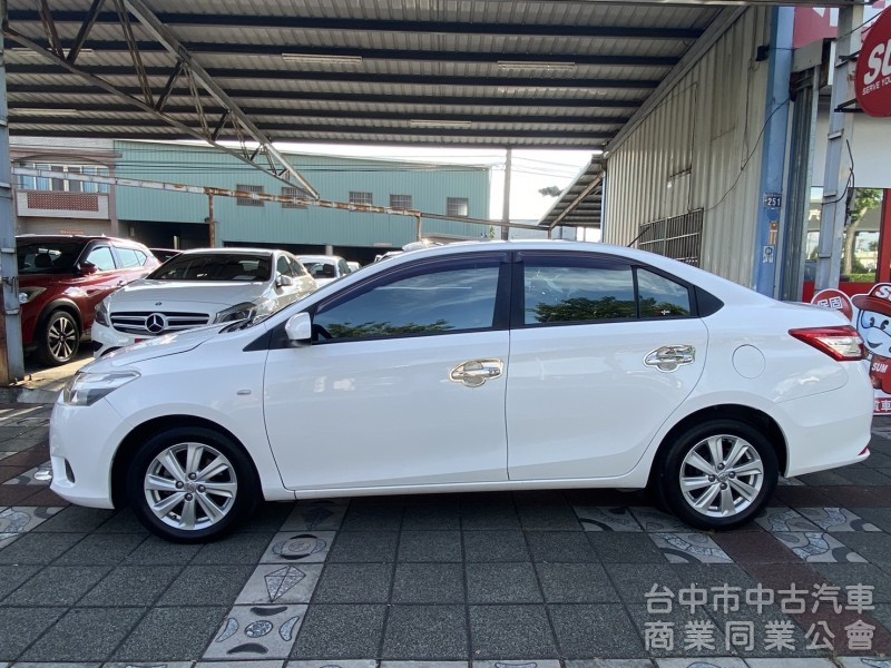 2015年 TOYOTA VIOS 1.5 省油省稅好維護 影音螢幕 倒車顯影 數位電視 都會代步小車首選