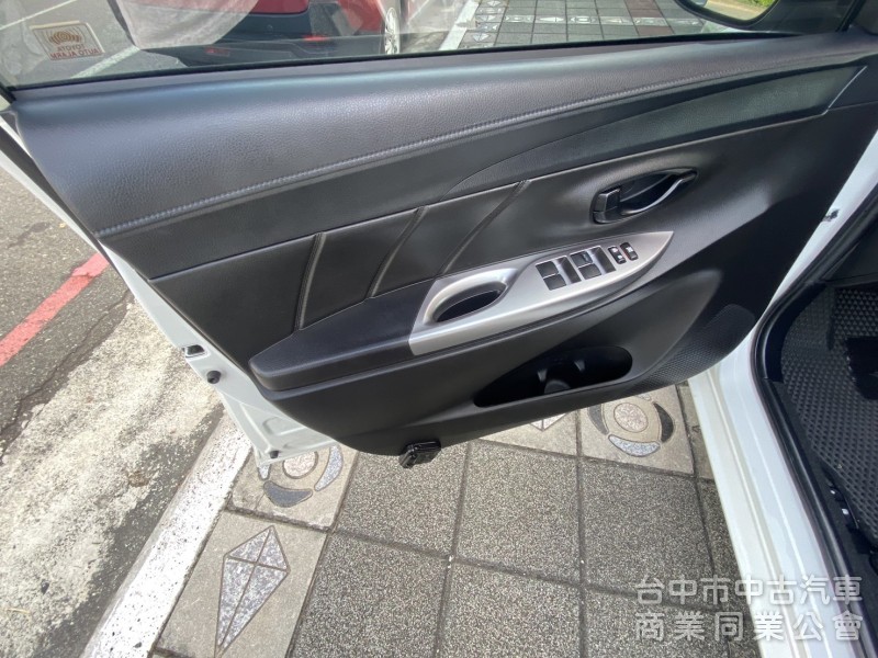 2015年 TOYOTA VIOS 1.5 省油省稅好維護 影音螢幕 倒車顯影 數位電視 都會代步小車首選