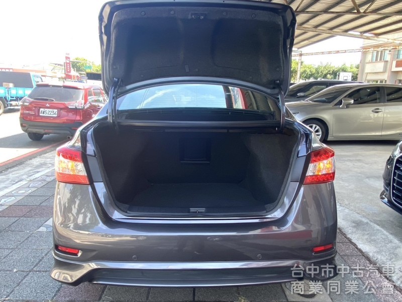 2017年 Nissan Sentra Aero 1.8 傳奇版 原鈑件 定速 倒車顯影 舒適 帥氣 好駕馭 妥善率高 