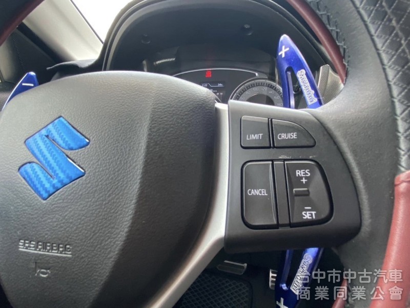 2020年式  SUZUKI  VITARA GLX版 1.6  僅跑2.9萬公里 原鈑件 恆溫 環景 鋼砲型跨界小休旅