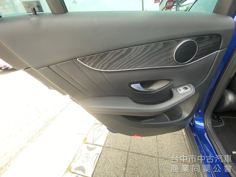 2021年式 M-BENZ GLC300 AMG 4MATIC 2.0 總代理 輕油電 僅跑5萬公里 最暢銷德系休旅車