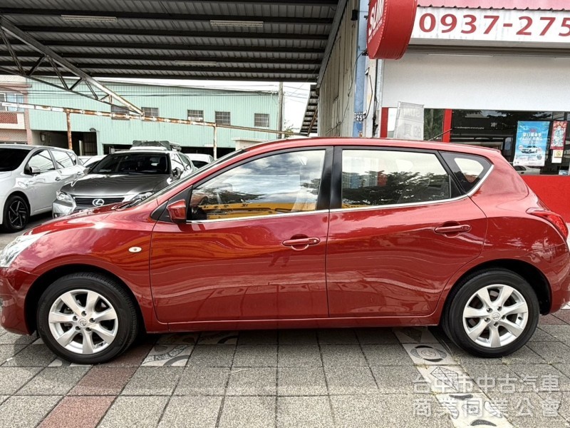 2015年 NISSAN TIIDA 5D 豪華影音版 僅跑4萬公里 恆溫 I-KEY  舒適好開高保值 代步小車首選