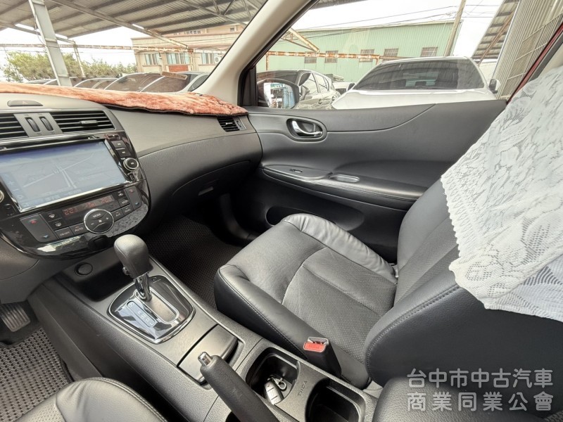 2015年 NISSAN TIIDA 5D 豪華影音版 僅跑4萬公里 恆溫 I-KEY  舒適好開高保值 代步小車首選