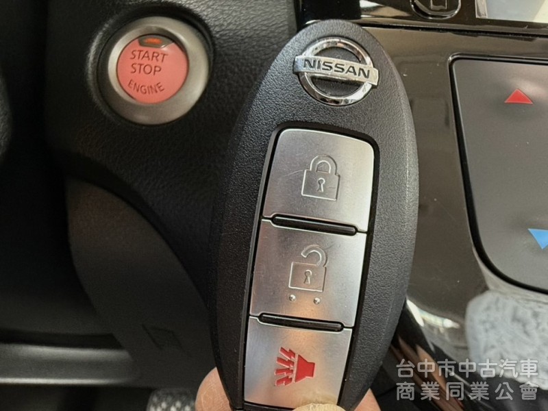 2015年 NISSAN TIIDA 5D 豪華影音版 僅跑4萬公里 恆溫 I-KEY  舒適好開高保值 代步小車首選