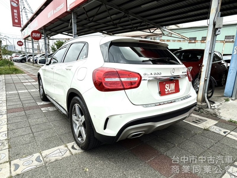 2015年式 M-BENZ 總代理 AMG GLA200 1.6 車況優 僅跑2萬公里 雙電動椅 電尾門 賓士跨界小休旅