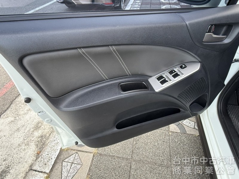 2015年 Mitsubishi Colt Plus 1.5 尊榮型 原鈑件 I-Key 恆溫空調 小型休旅時尚都會小車