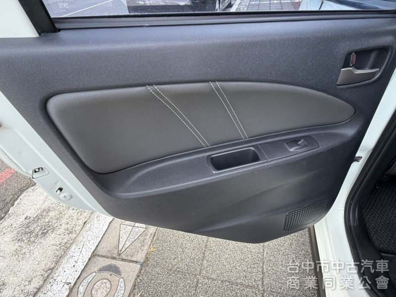 2015年 Mitsubishi Colt Plus 1.5 尊榮型 原鈑件 I-Key 恆溫空調 小型休旅時尚都會小車