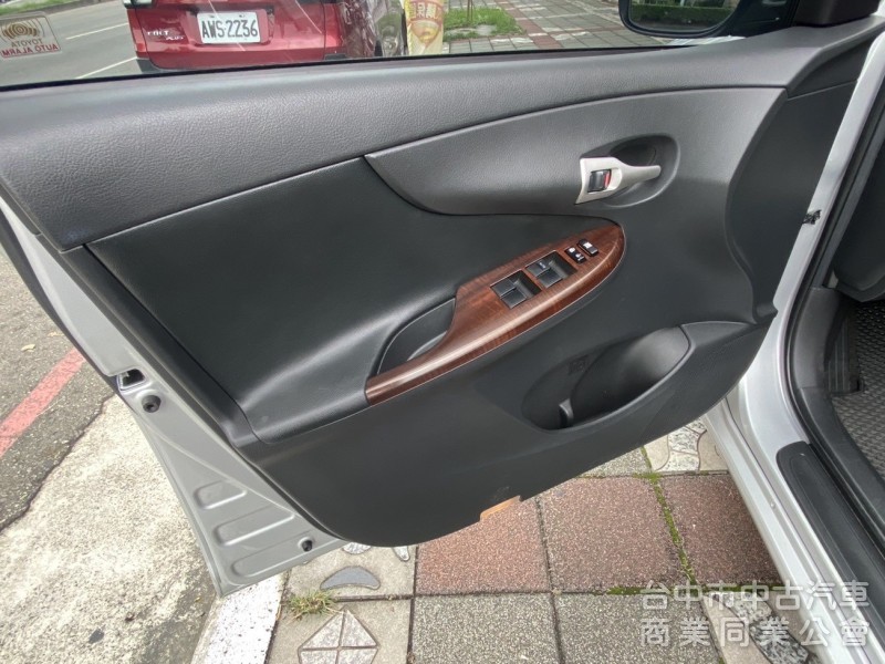 2010年 TOYOTA  Altis 1.8  E版 小改款 僅跑8萬公里 恆溫 定速 倒車顯影 妥善率極高的國民房車