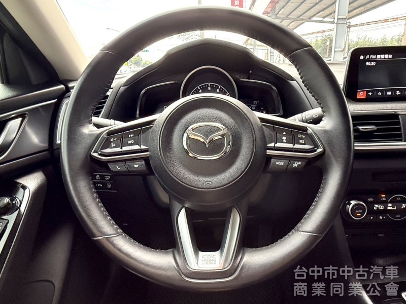 2019年 Mazda 3 5D 2.0 尊榮安全版 原鈑件 ACC跟車 恆溫 電動座椅 魂動美型設計 年輕人的愛款