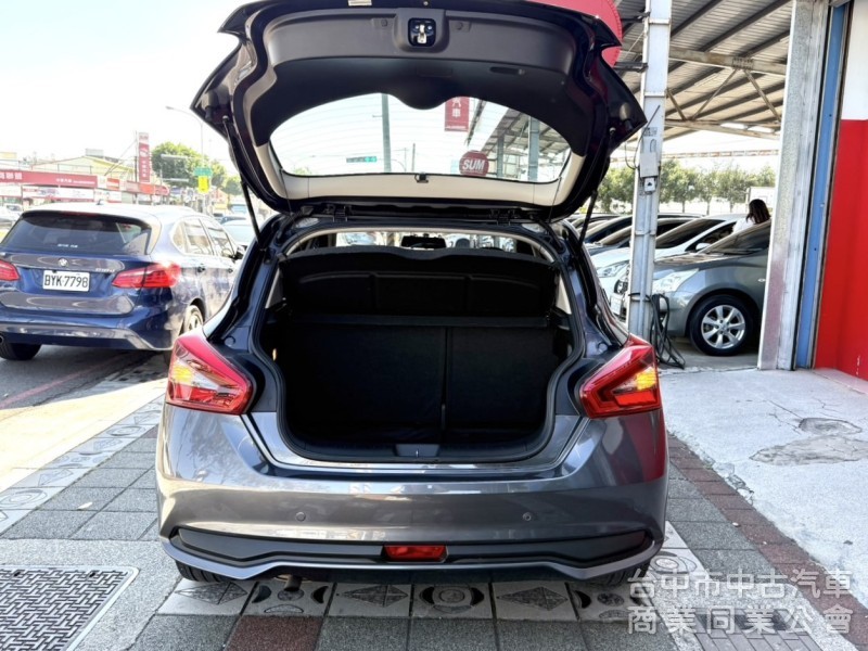 2018年 Nissan TIIDA 5D 1.6 豪華版 原鈑件 影音藍芽 盲點偵測 數位電視 省油省稅 小車大空間