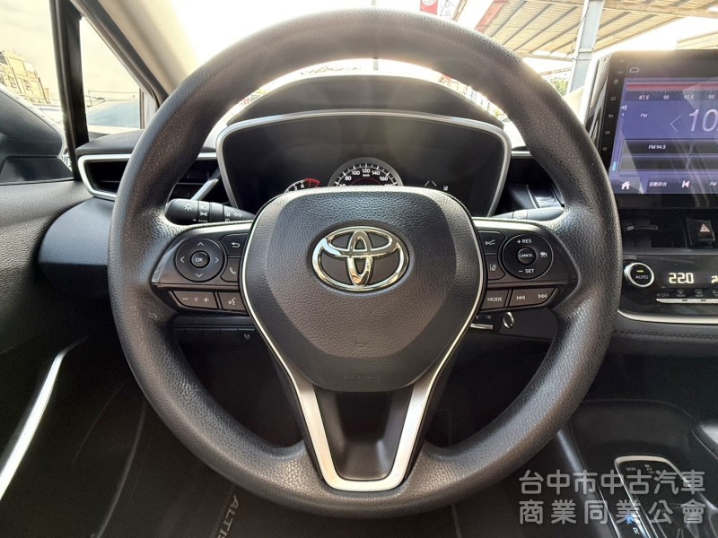 2021年式 TOYOTA Altis 1.8 豪華版 選配原廠影音 ACC跟車 定速 恆溫 代步首選 平價國民神車