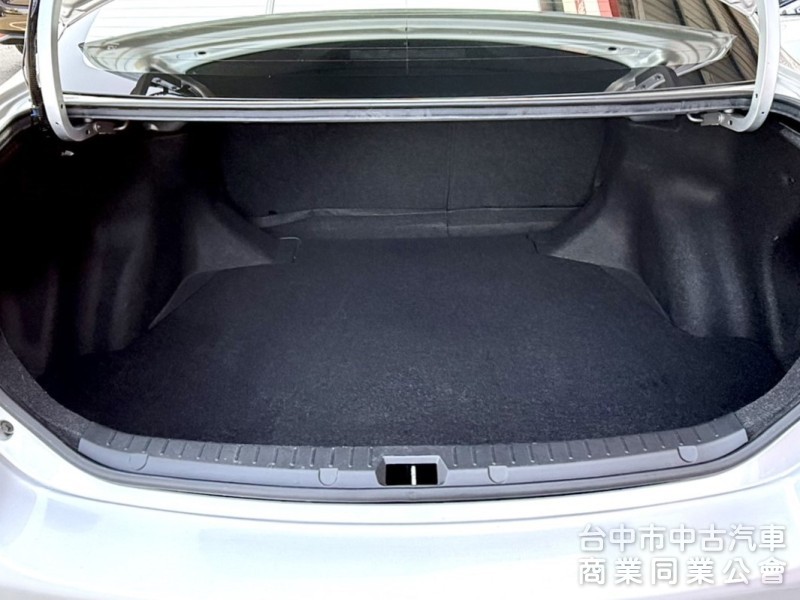 2011年 TOYOTA  Altis  1.8  E版 一手車 原鈑件 恆溫 定速 超美車況 好保養 通勤代步最佳選擇