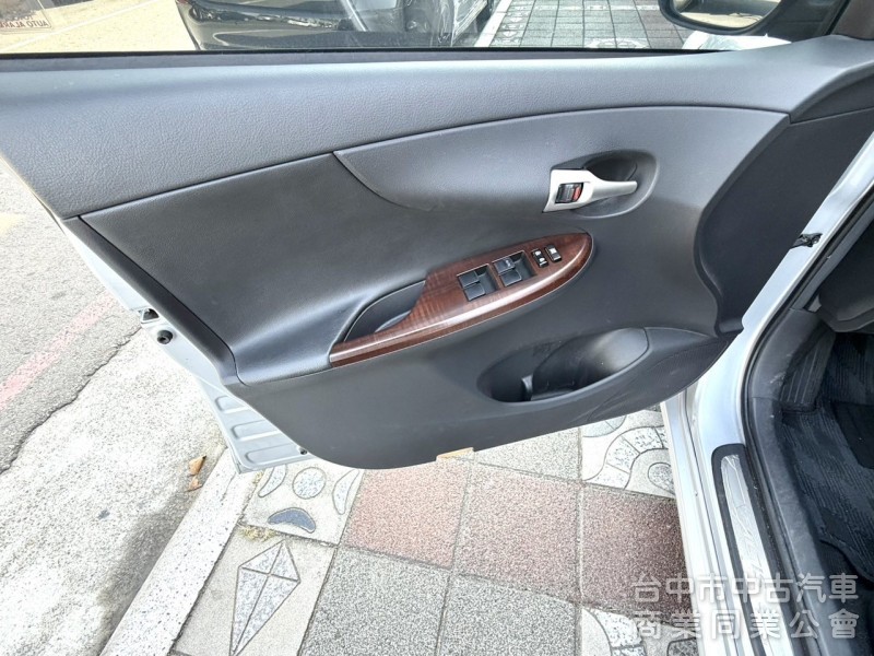 2011年 TOYOTA  Altis  1.8  E版 一手車 原鈑件 恆溫 定速 超美車況 好保養 通勤代步最佳選擇