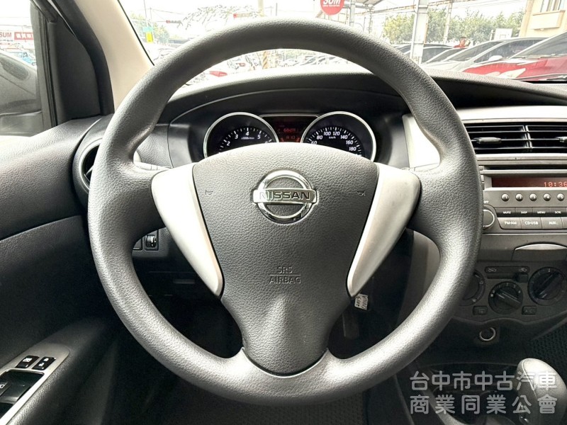 2015年 Nissan LIVINA 1.6 行家版 里程少 車頂旅行架 內外極美 舒適空間 全家人愉悅出遊的好選擇