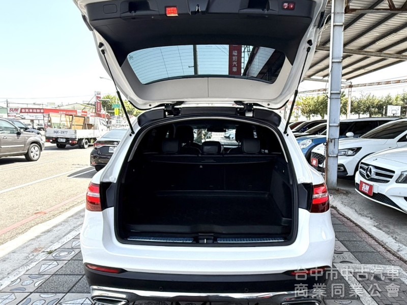 2019年 M-Benz GLC 220d 4MATIC 柴油 總代理 原鈑件 環景影像 電動座椅 豪華大空間運動休旅車