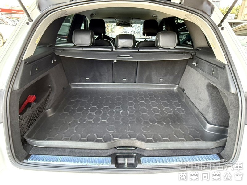 2019年 M-Benz GLC 220d 4MATIC 柴油 總代理 原鈑件 環景影像 電動座椅 豪華大空間運動休旅車