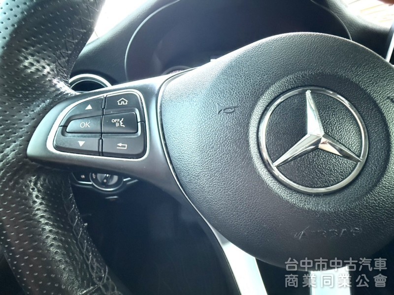 2019年 M-Benz GLC 220d 4MATIC 柴油 總代理 原鈑件 環景影像 電動座椅 豪華大空間運動休旅車