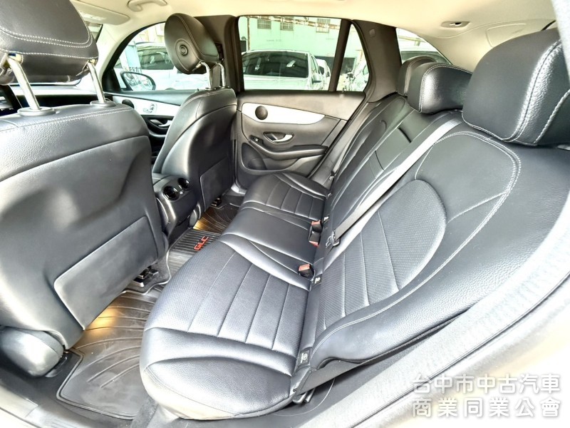 2019年 M-Benz GLC 220d 4MATIC 柴油 總代理 原鈑件 環景影像 電動座椅 豪華大空間運動休旅車