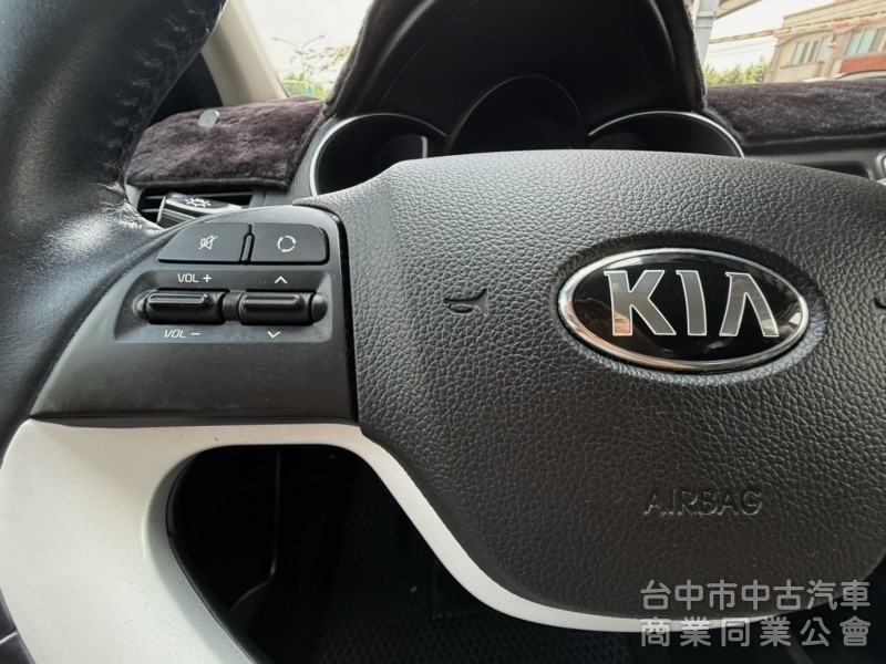 2017年 KIA Morning 1.2 驚艷版 認證車 定速 多媒體螢幕 循跡防滑 超美時尚靈巧代步小車