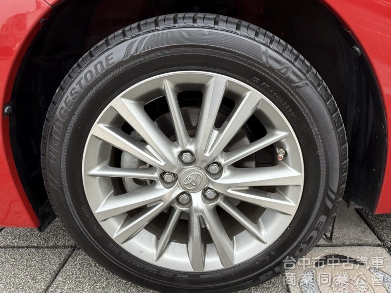 2015年 Toyota Altis 1.8 經典版 原鈑件 只跑7萬 恆溫 定速 升級9吋安卓機及配件 通勤族代步首選
