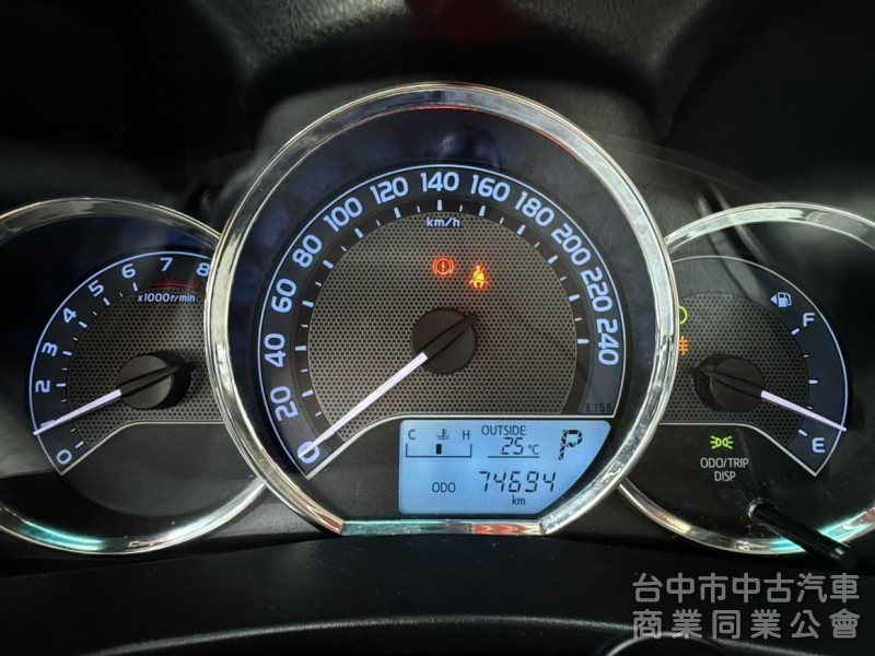 2015年 Toyota Altis 1.8 經典版 原鈑件 只跑7萬 恆溫 定速 升級9吋安卓機及配件 通勤族代步首選