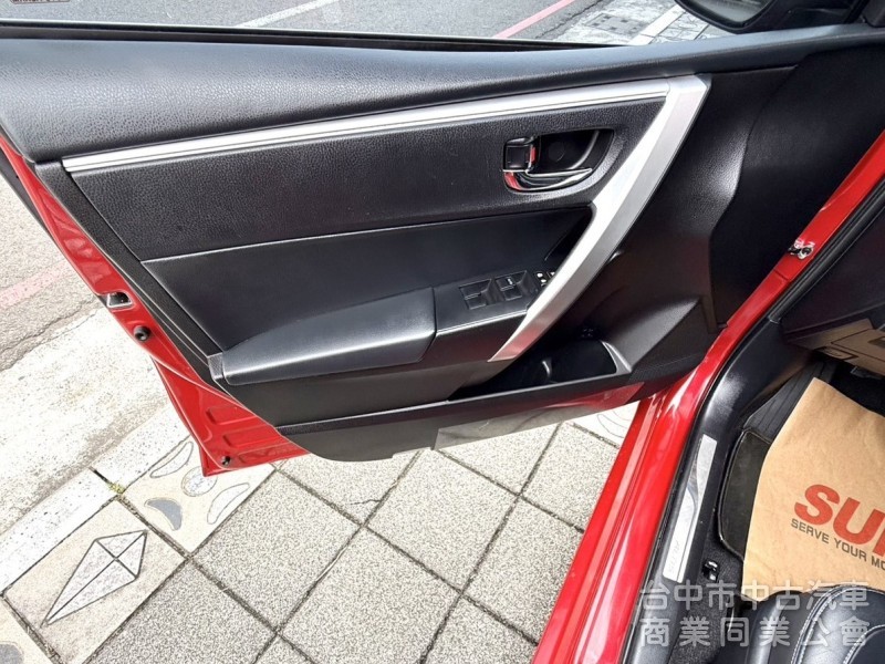 2015年 Toyota Altis 1.8 經典版 原鈑件 只跑7萬 恆溫 定速 升級9吋安卓機及配件 通勤族代步首選
