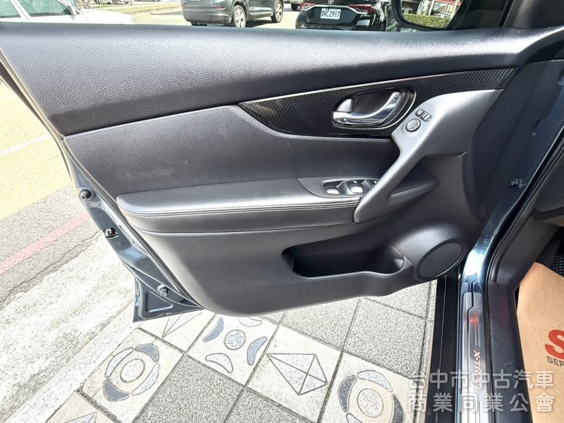 2023年 Nissan  X-Trail 2.0 智行版 原鈑件 ACC跟車 電尾門 環景影像 國產最大氣休旅車首選