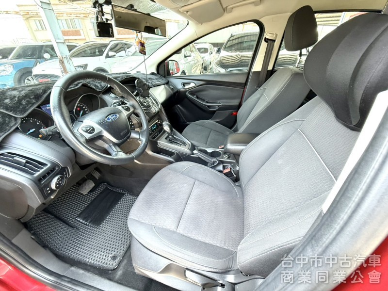 2013年 FORD Focus 5D 1.6 汽油時尚型 認證車 雙區恆溫 循跡防滑 空間大 高CP值的都會代步小車