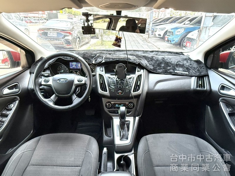 2013年 FORD Focus 5D 1.6 汽油時尚型 認證車 雙區恆溫 循跡防滑 空間大 高CP值的都會代步小車