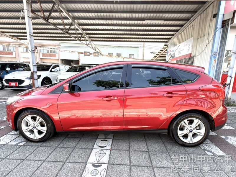 2013年 FORD Focus 5D 1.6 汽油時尚型 認證車 雙區恆溫 循跡防滑 空間大 高CP值的都會代步小車